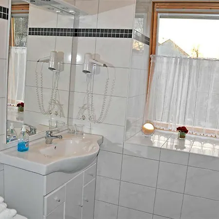 Appartement Und Ferienzimmer W *